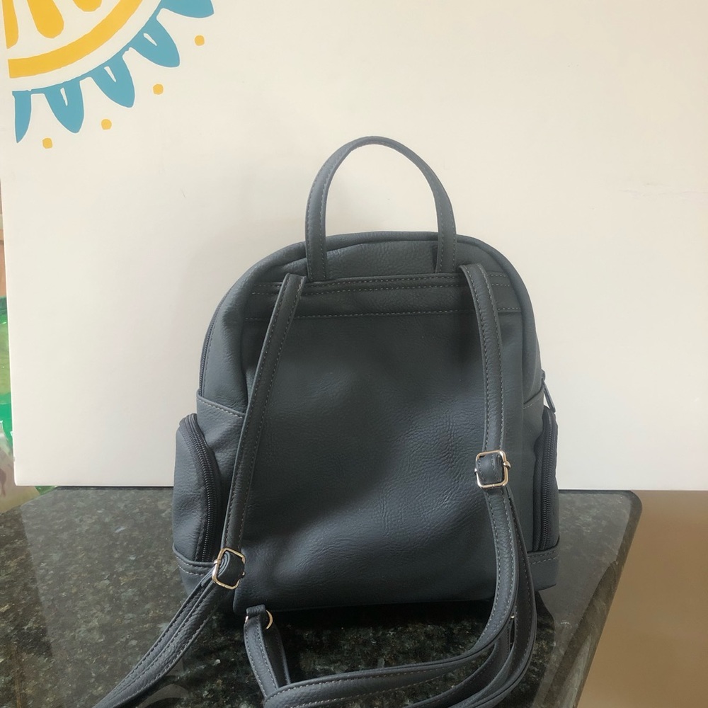 Small backpack 🎒 - Picture 4 of 5